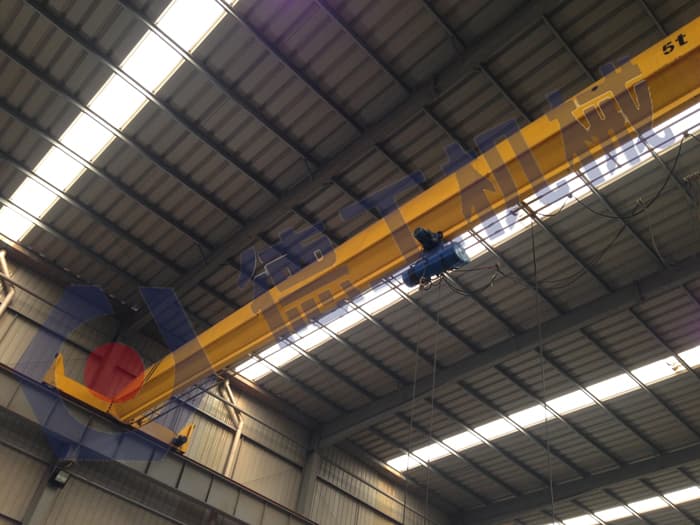 桥式起重机扭晃