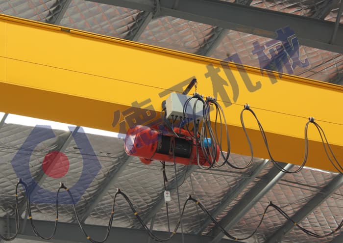 桥式起重机吊钩摇摆会造成什么后果